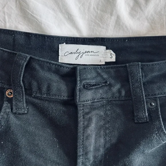 Carly Jean Revy Shorts - Picture 6 of 8